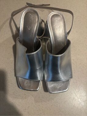 Women's Silver Metallic Open-Toe Platform Slingback Sandals